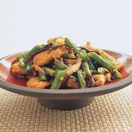 Stir-Fried Chicken and Zucchini in Ginger Sauce