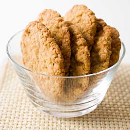 Thin and Crispy Oatmeal Cookies